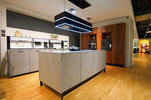 next125 Designküche mit Insel Beton